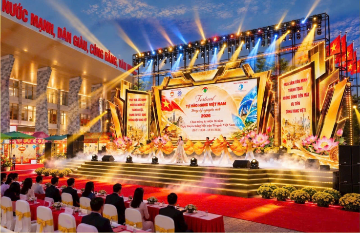 Chuỗi sự kiện nghệ thuật kết hợp hiệu ứng ánh sáng hoành tráng chào mừng kỷ niệm 96 năm Ngày truyền thống MTTQ Việt Nam
